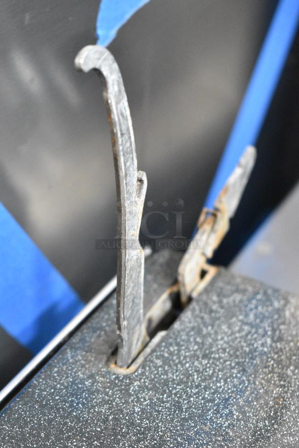 Thermador Professional Stainless Steel Commercial Natural Gas Powered 4 Burner Range w/ Oven. - Image 13 of 14