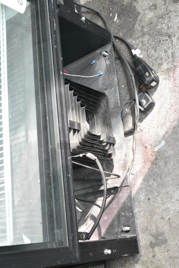 Criotec CFX-26 Metal Commercial Single Door Reach In Cooler Merchandiser w/ Poly Coated Racks. 115 Volts, 1 Phase. Tested and Powers On But Does Not Get Cold - Image 3 of 6