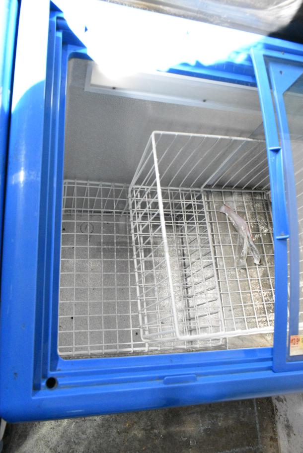 XS-208 Metal Commercial Chest Freezer Merchandiser on Commercial Casters. 115 Volts, 1 Phase. Tested and Working! - Image 2 of 5