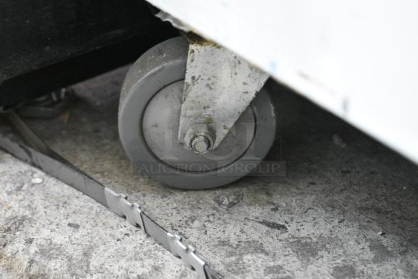 XS-208 Metal Commercial Chest Freezer Merchandiser on Commercial Casters. 115 Volts, 1 Phase. Tested and Working! - Image 6 of 7