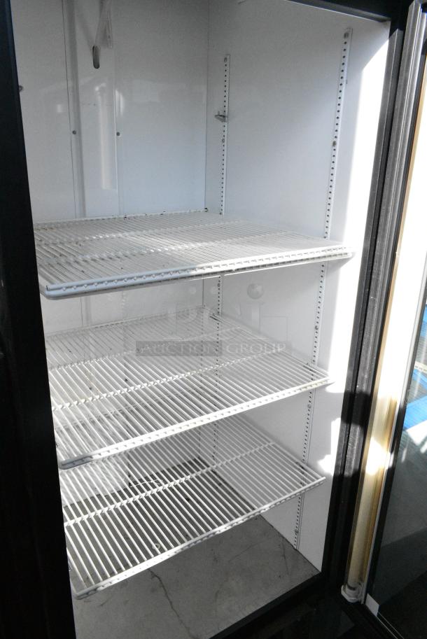 True GDM-26 Metal Commercial Single Door Reach In Cooler Merchandiser w/ Poly Coated Racks. 115 Volts, 1 Phase. Tested and Working! - Image 3 of 4