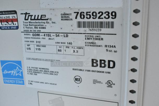 True GDM-41SL-48-HC-LD Metal Commercial 2 Door Reach In Cooler Merchandiser w/ Poly Coated Racks. 115 Volts, 1 Phase. Tested and Working! - Image 5 of 5