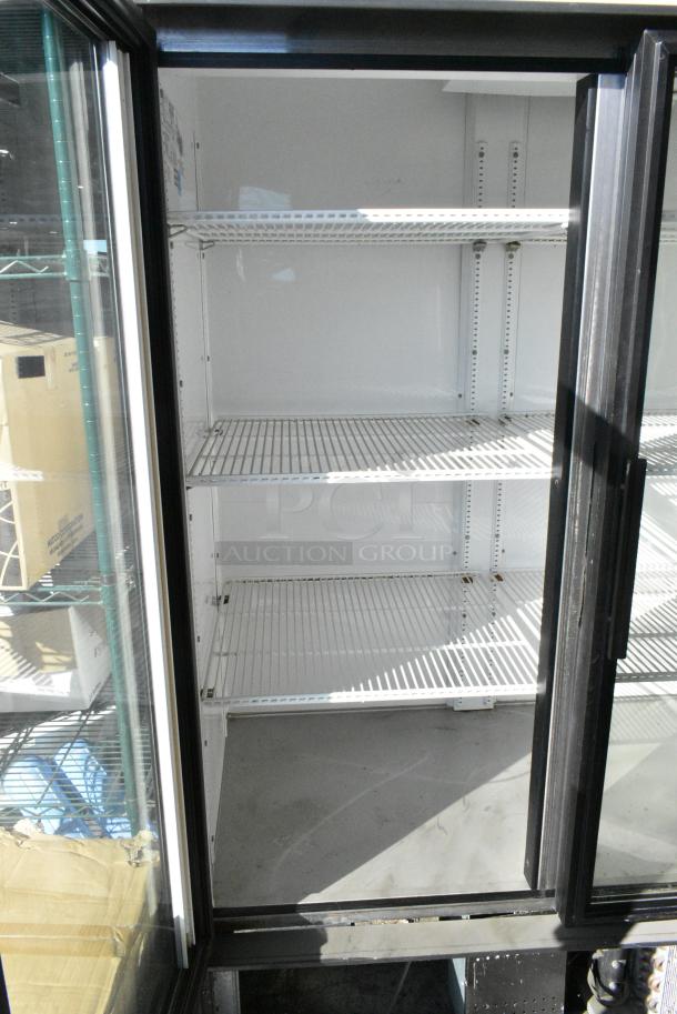 True GDM-72 Metal Commercial 3 Door Reach In Cooler Merchandiser w/ Poly Coated Racks. 115 Volts, 1 Phase. Tested and Working! - Image 3 of 6