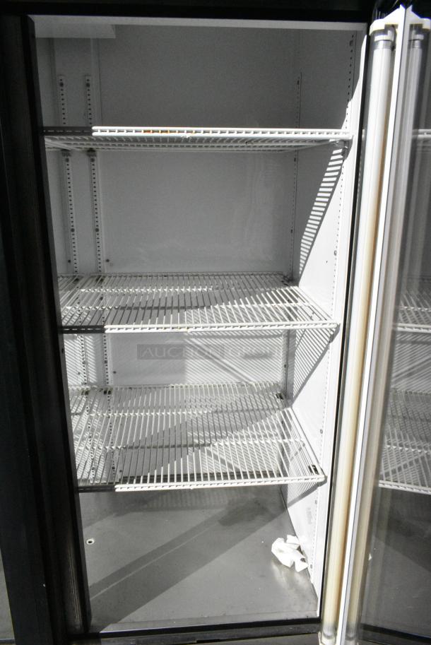 True GDM-72 Metal Commercial 3 Door Reach In Cooler Merchandiser w/ Poly Coated Racks. 115 Volts, 1 Phase. Tested and Working! - Image 5 of 6