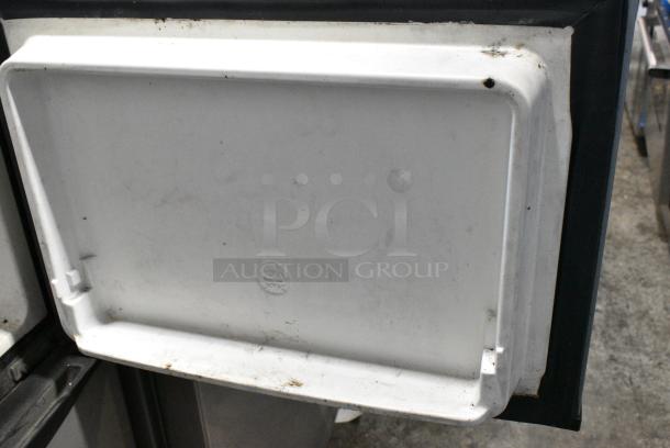 Frigidaire FFPS45L3QM  Metal Cooler w/ Freezer. 115 Volts, 1 Phase. Tested and Powers On But Does Not Get Cold - Image 3 of 7