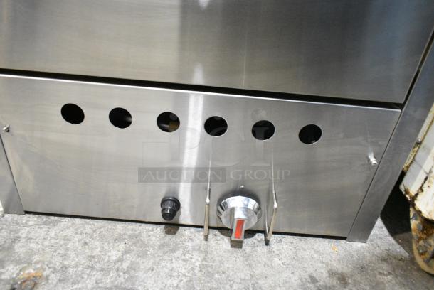 BRAND NEW SCRATCH AND DENT! RGR24P19 Stainless Steel Commercial Countertop Natural Gas Powered Pizza Oven w/ Cooking Stones. 32,000 BTU. - Image 7 of 8
