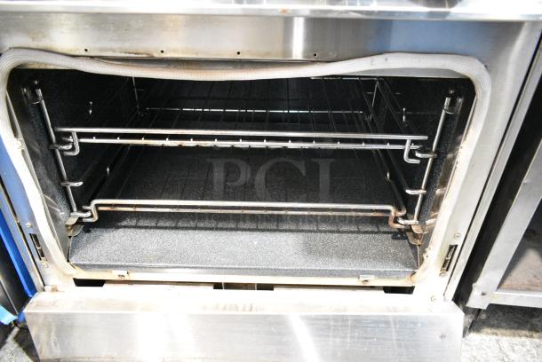 Thermador Professional Stainless Steel Commercial Natural Gas Powered 4 Burner Range w/ Oven. - Image 6 of 14