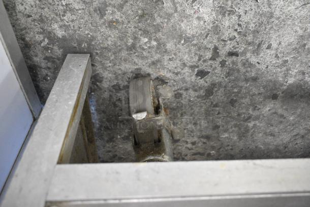 BRAND NEW SCRATCH AND DENT! Atlas Metal Industries DDC-4 Stainless Steel Commercial Buffet Station w/ 2 Tier Over Shelf and Tray Slide on Commercial Casters. Tested and Working! - Image 6 of 7