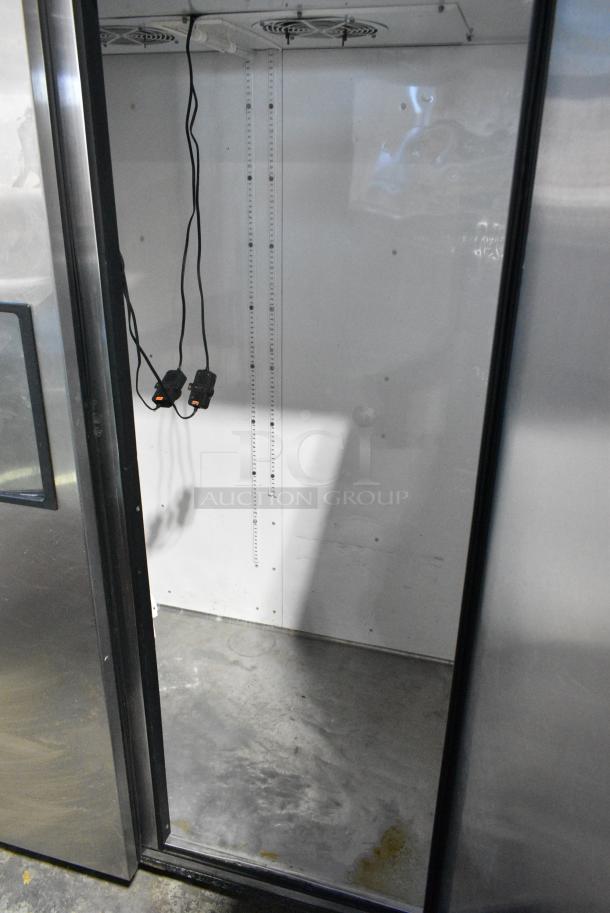 True TG2R-2S Stainless Steel Commercial 2 Door Reach In Cooler w/ Poly Coated Racks on Commercial Casters. 115 Volts, 1 Phase. Tested and Working! - Image 5 of 6