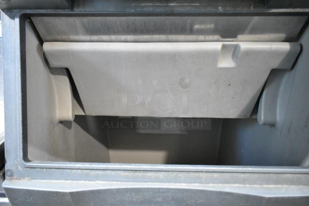 Hoshizaki F-1001MWH Stainless Steel Commercial Ice Head on Commercial Bin. 208-230 Volts, 1 Phase. - Image 5 of 7