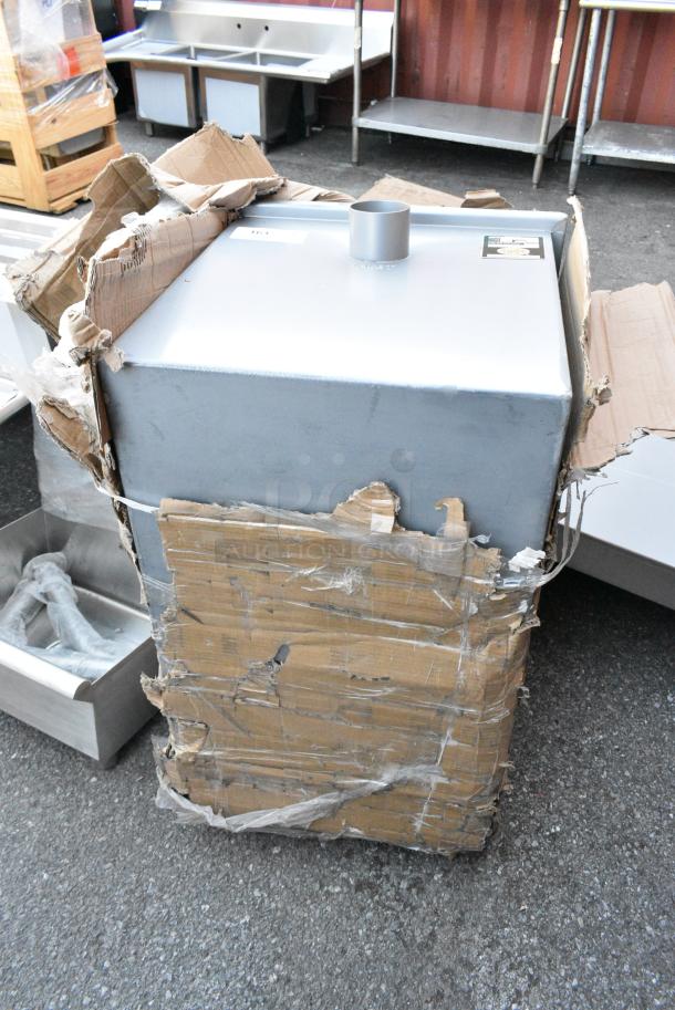 BRAND NEW SCRATCH AND DENT! Regency 600GT35 70 lb. 35 GPM Grease Trap with 3" Non-Threaded Connections - Image 2 of 4