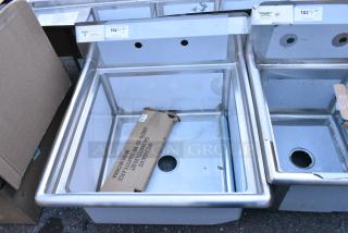 BRAND NEW SCRATCH AND DENT! Steelton 522CS12424 Stainless Steel Single Bay Sink