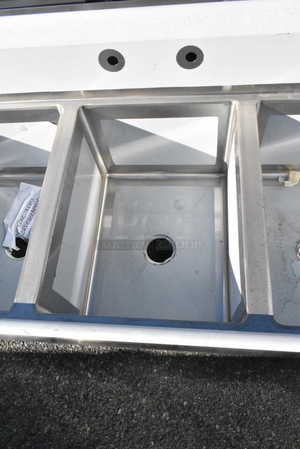 BRAND NEW SCRATCH AND DENT! Regency 600S3182424L Stainless Steel 3 Bay Sink w/ Left Side Drain Board. No Legs. Bays 18x24x14. Drain Board 22x25 - Image 4 of 7