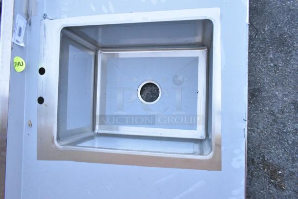 BRAND NEW SCRATCH AND DENT! Regency 600ST3072R Stainless Steel Single Bay Sink w/ Countertop No Legs. Bay 16x20x12 - Image 2 of 5