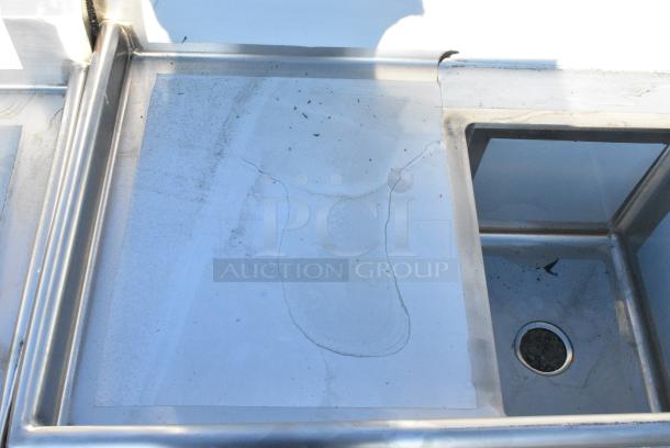 BRAND NEW SCRATCH AND DENT! Regency 600DDTS384LFT 16-Gauge 7' Soiled / Dirty Dish Table with 3-Compartment Sink - 16" x 20" x 14" Bowls - Left Drainboard. No Legs. - Image 2 of 5