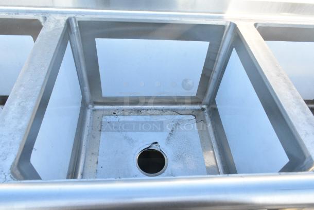BRAND NEW SCRATCH AND DENT! Regency 600S3181824R Stainless Steel 3 Bay Sink w/ Right Side Drain Board. No Legs. - Image 3 of 6