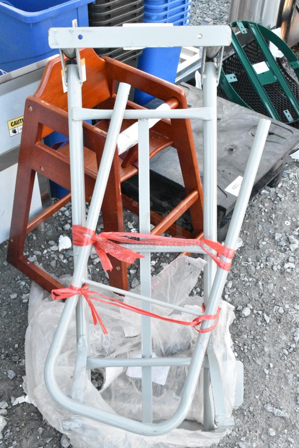 BRAND NEW SCRATCH AND DENT! Lavex 503HDTP21GR 500 lb. Gray 2-in-1 Convertible Hand Truck With 10" Pneumatic Wheels - Image 3 of 3