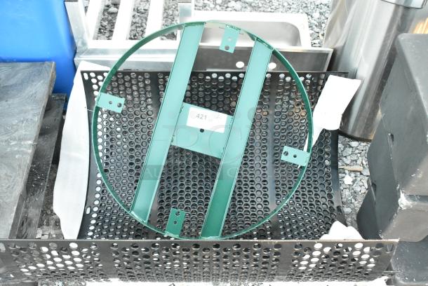 BRAND NEW SCRATCH AND DENT! Green Metal Unit - Image 1 of 3