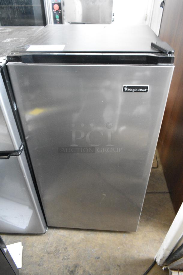 Galanz GLR31TS1E02 Metal Mini Cooler. 120 Volts, 1 Phase. Tested and Powers On But Does Not Get Cold - Image 1 of 4