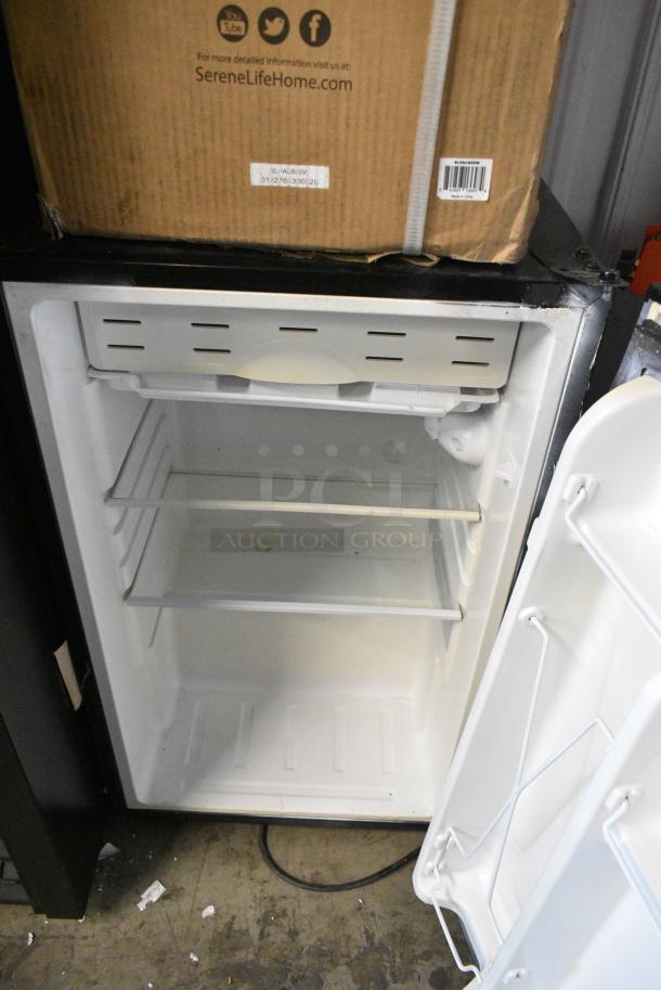 Impecca RC-1334SL Mini Cooler. 115 Volts, 1 Phase. Tested and Working! - Image 2 of 3