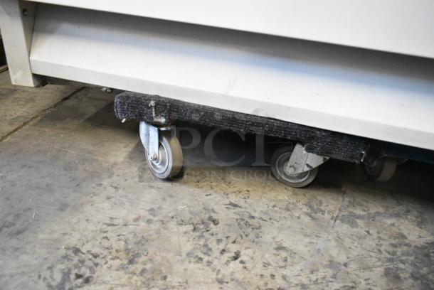 Carrier ULG50BCP-S Metal Commercial 2 Door Reach In Freezer w/ Poly Coated Racks. 115/208-230 Volts, 1 Phase. - Image 5 of 5