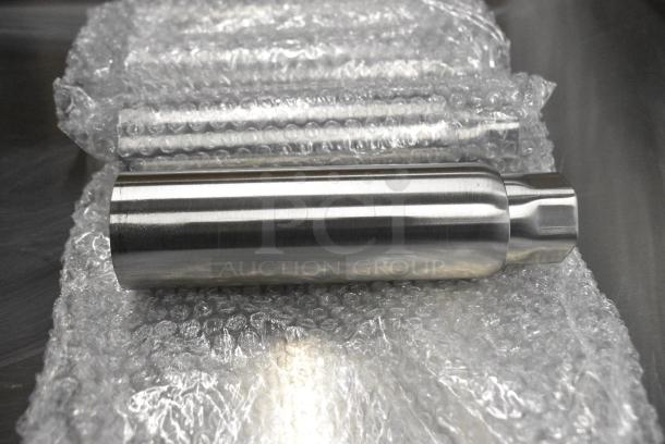 BRAND NEW SCRATCH AND DENT! Migali C-F75-LP Stainless Steel Commercial Floor Style Propane Gas Powered Deep Fat Fryer w/ 2 Metal Fry Baskets. 150,000 BTU. - Image 6 of 9