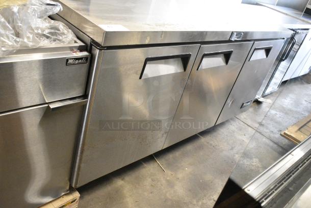 BRAND NEW SCRATCH AND DENT! 2019 Migali C-U72R-HC Stainless Steel Commercial 3 Door Undercounter Cooler on Commercial Casters. 115 Volts, 1 Phase. Tested and Working! - Image 4 of 10
