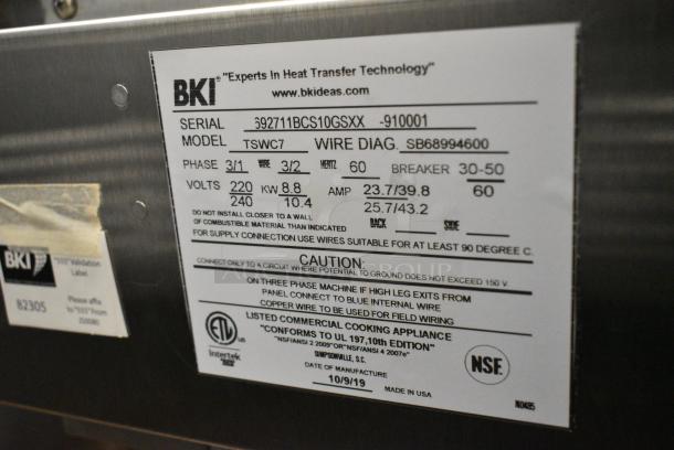 BRAND NEW! BKI TSWC7 Stainless Steel Commercial Floor Style 2 Tier Warming Display Case Merchandiser. 220/240 Volts, 1/3 Phase. - Image 7 of 7