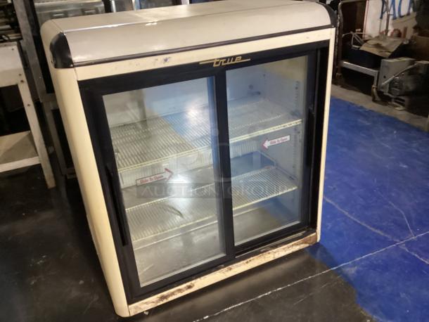 True Reach-in Cooler W/Sliding Doors, White
Model# GDM-09
36 x 21 x 39-1/2 - Image 1 of 3