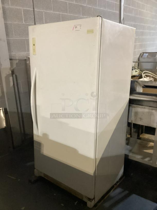 Fridgidaire Upright Freezer, R134A, White
32x26x65
Working when Removed - Image 1 of 2