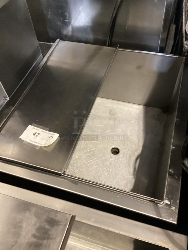 Stainless Steel Underbar Holding Ice Bin.
22 x 15 x 33-1/2 - Image 1 of 2