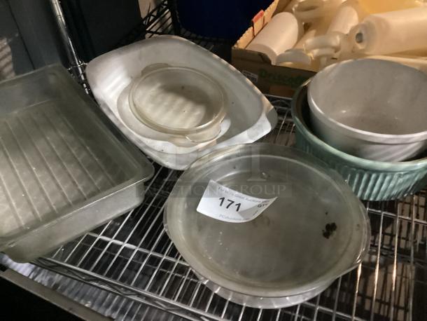 Misc Flat of Bakeware - Image 1 of 1