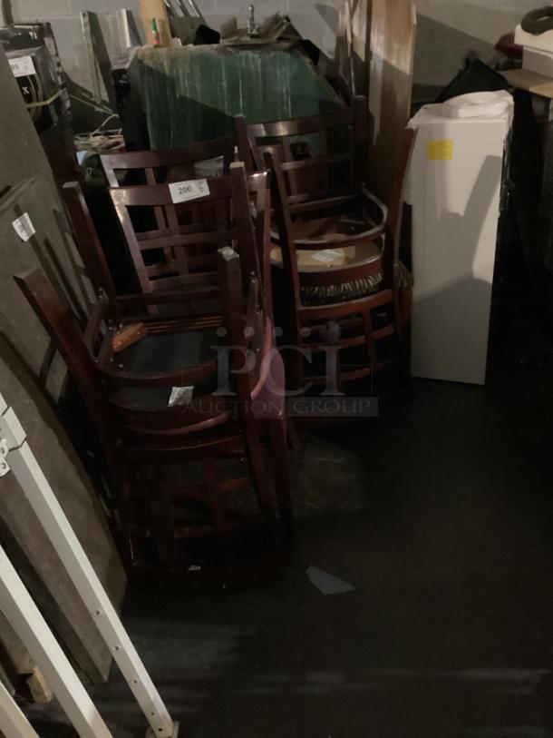 Dining chairs 
Qty 5 - Image 1 of 1