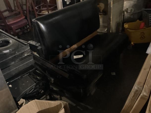 Booth Seats 
Qty 3 
Your Bid x 3 - Image 1 of 2