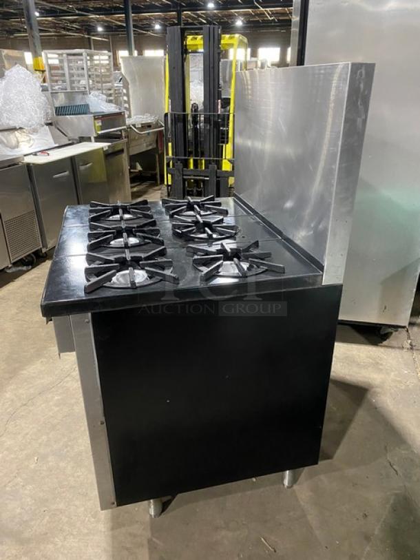 Southbend Commercial Stainless Steel Natural Gas Powered 6 Burner Range! With Full Sized Oven Underneath! With Back Splash! With Wire Oven Racks! Model: 300F SN: 93H73969! On Legs! - Image 2 of 11