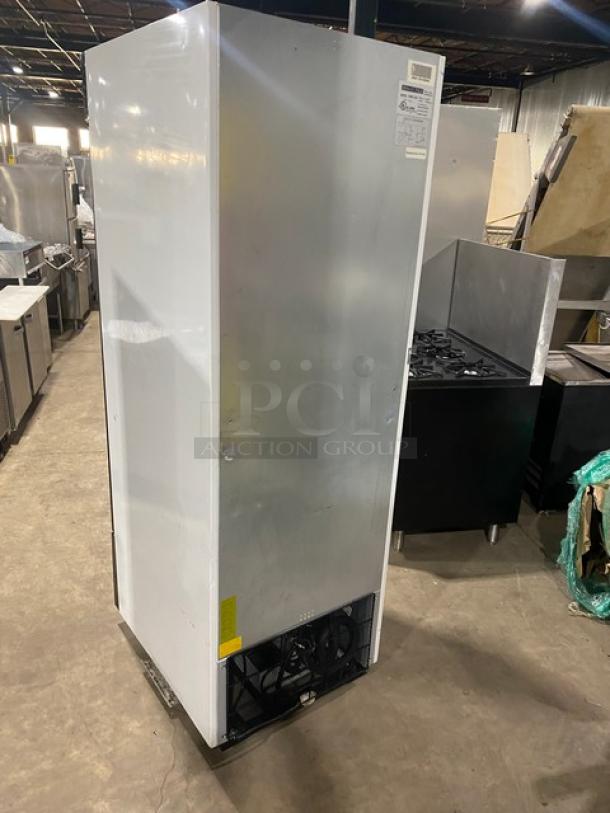 Maxx Cold Commercial Single Door Reach In Refrigerator! With Poly Coated Racks! On Legs! 115V 1 Phase! Model: MXM1-23R SN: 6260940! - Image 3 of 8