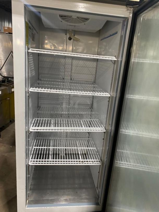 Maxx Cold Commercial Single Door Reach In Refrigerator! With Poly Coated Racks! On Legs! 115V 1 Phase! Model: MXM1-23R SN: 6260940! - Image 5 of 8