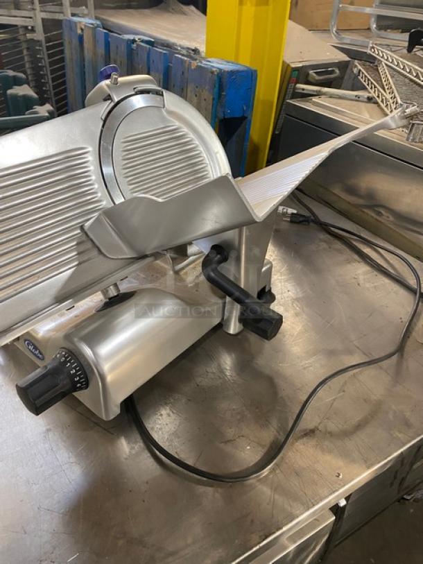 Globe Commercial Stainless Steel Countertop Meat Slicer! Model: G12 SN: 534060! 115V 1 Phase! On Legs! - Image 3 of 7
