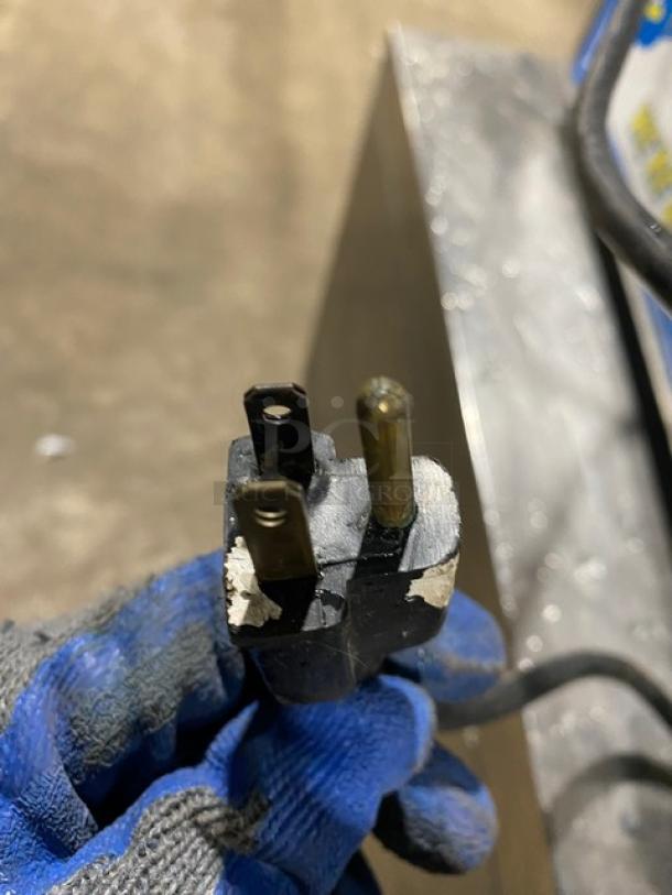 Nemco Commercial Stainless Steel Countertop Mini Hotdog Steamer Cart! Model: 6550-SB1 SN: G09-010! 120V! On Legs! - Image 7 of 8