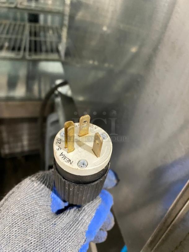 Metro Flavor Hold Series Commercial Insulated 2 Door Hot Food Warmer/Proofing Cabinet! With Built In Pan Rack! Model: HM2000 SN: H20W-29180! 120V! On Casters! - Image 10 of 10