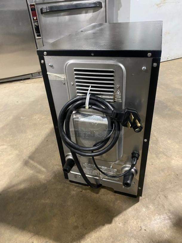 MerryChef! Late Model 2021! Commercial Electric Powered Countertop Rapid Cook Turbo Oven! 208/240V 1 Phase! Model: Eikon E2S SN: 210621309119! - Image 4 of 8