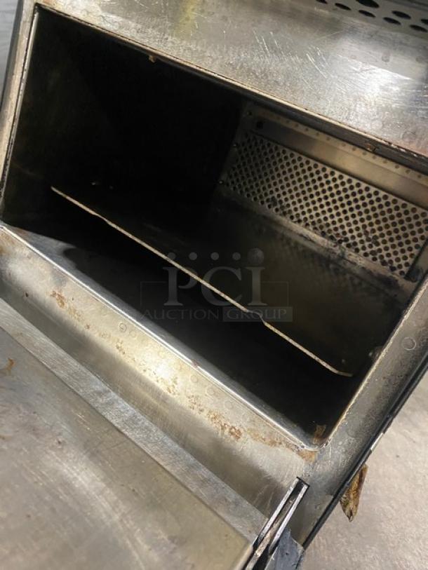 MerryChef! Late Model 2021! Commercial Electric Powered Countertop Rapid Cook Turbo Oven! 208/240V 1 Phase! Model: Eikon E2S SN: 210621309119! - Image 6 of 8