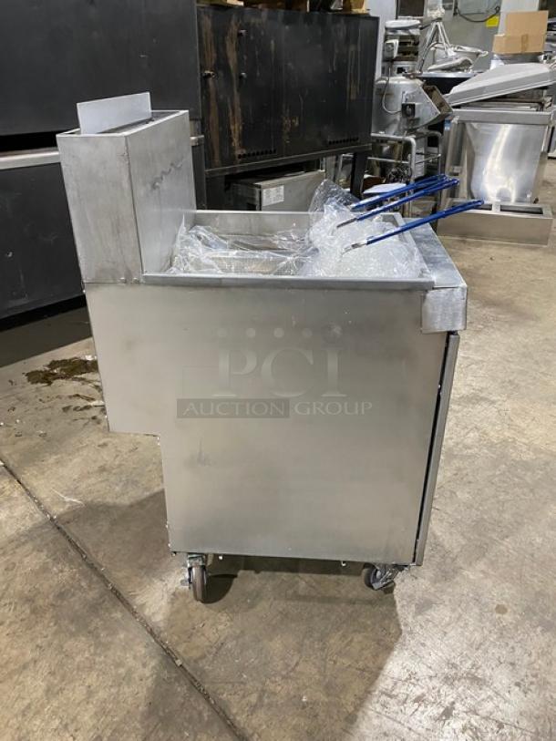 Vulcan Commercial Stainless Steel Natural Gas Powered Floor Style Deep Fat Fryer! With 3 New Frying Baskets! Model: LG500 SN: DV-106! On Casters! - Image 3 of 9