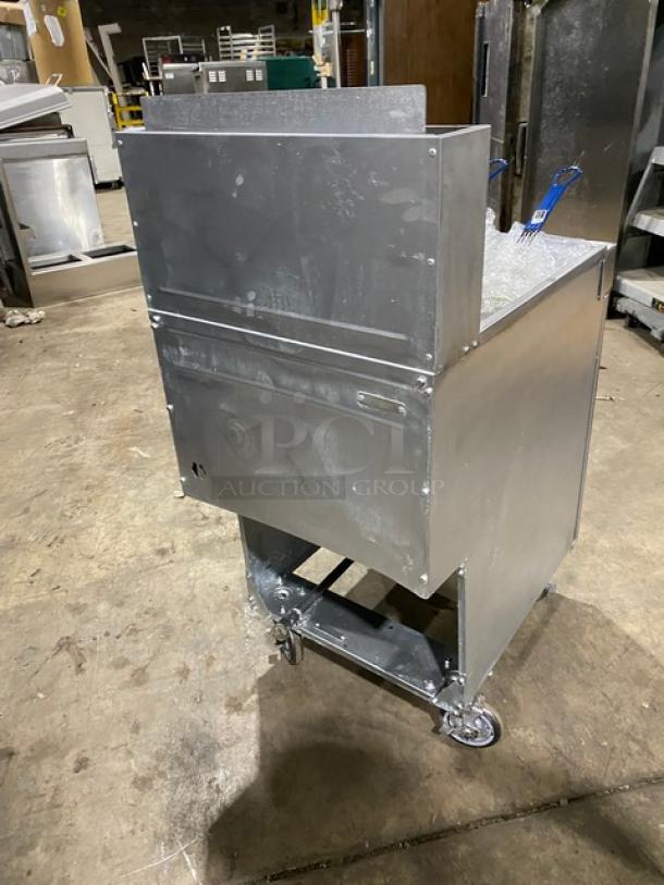 Vulcan Commercial Stainless Steel Natural Gas Powered Floor Style Deep Fat Fryer! With 3 New Frying Baskets! Model: LG500 SN: DV-106! On Casters! - Image 4 of 9