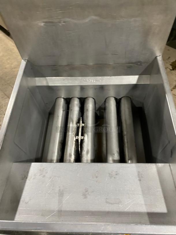 Vulcan Commercial Stainless Steel Natural Gas Powered Floor Style Deep Fat Fryer! With 3 New Frying Baskets! Model: LG500 SN: DV-106! On Casters! - Image 6 of 9