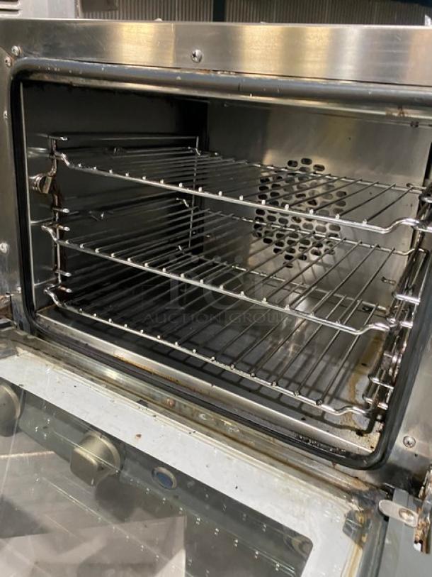 Cadco Roberta Series Unox Commercial Electric Powered Countertop 3 Pan Convection Oven! With Metal Oven Racks! 120V 1 Phase! Model: XAF003 SN: 2019G0059082! - Image 6 of 8