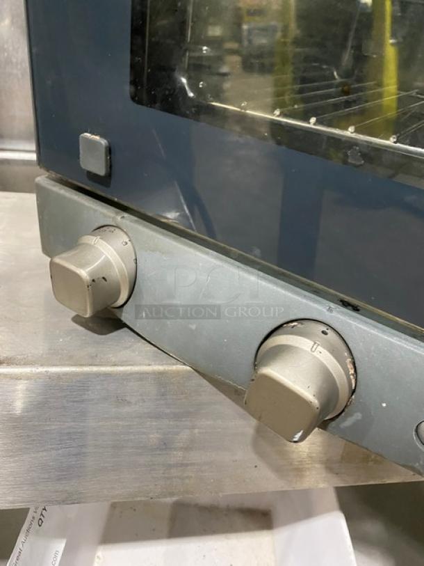 Cadco Roberta Series Unox Commercial Electric Powered Countertop 3 Pan Convection Oven! With Metal Oven Racks! 120V 1 Phase! Model: XAF003 SN: 2019G0059082! - Image 7 of 8