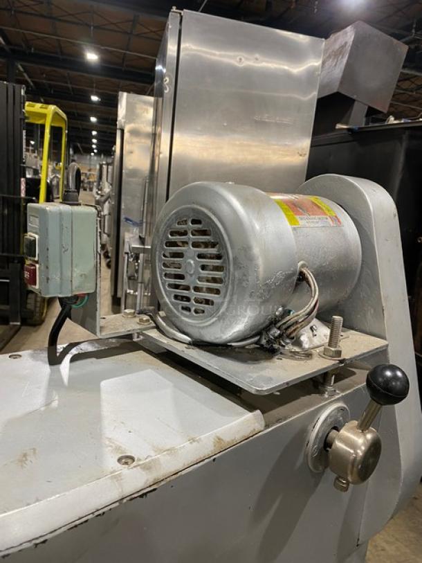 Nice! Commercial Floor Style 30 Quart Planetary Mixer! With Wired Whisk & Flat Beater Attachments! With Stainless Steel Mixing Bowl! Working! - Image 9 of 11