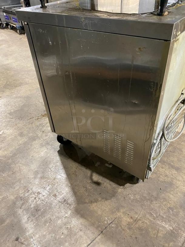 Master Bilt Fusion Series Commercial Refrigerated Single Door Lowboy/Worktop Cooler! All Stainless Steel! With Poly Coated Rack! On Casters! 115V 1 Phase! Model: UR27 SN: UR27-15080022! - Image 4 of 7