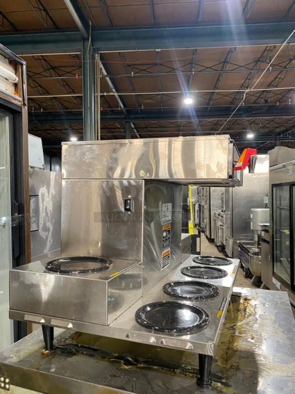 Bunn Commercial Stainless Steel Countertop Coffee Brewer! With 6 Warmers! With Hot Water Dispenser! 120/208-240V 1 Phase! Model: AXIOM 0/6 TWIN, SNGL PWR CONN SN: AXTN040356! On Legs! - Image 2 of 8